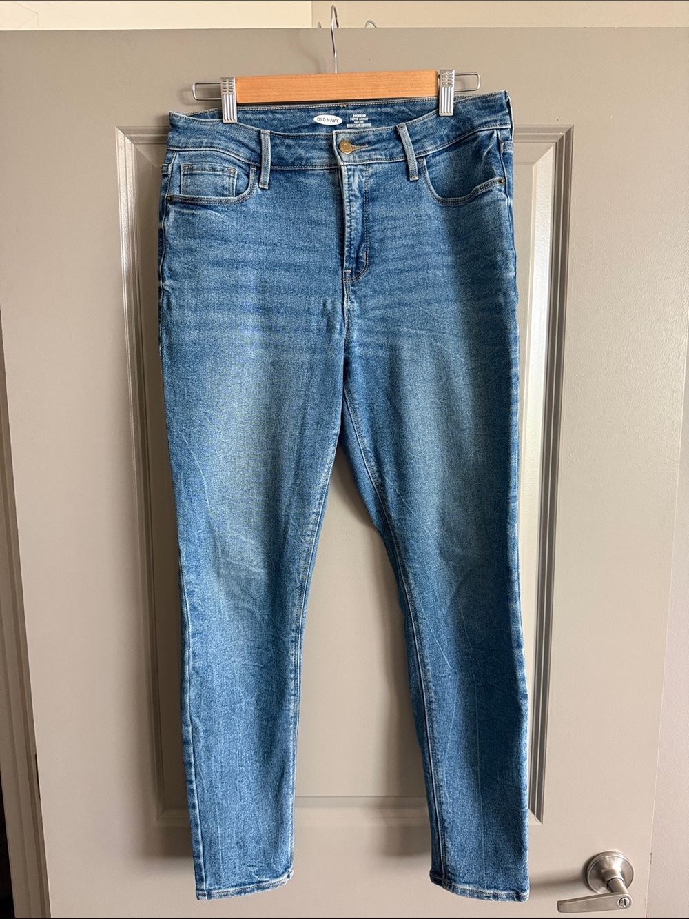 Old Navy Rockstar super skinny high rise secret slim pocket